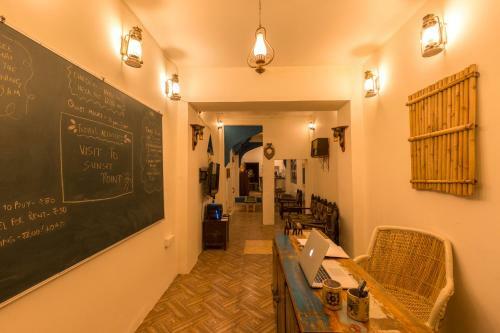 Locomo Hostel - A Heritage Property