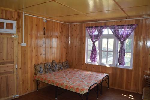 Bed & Breakfast Mystery Garden