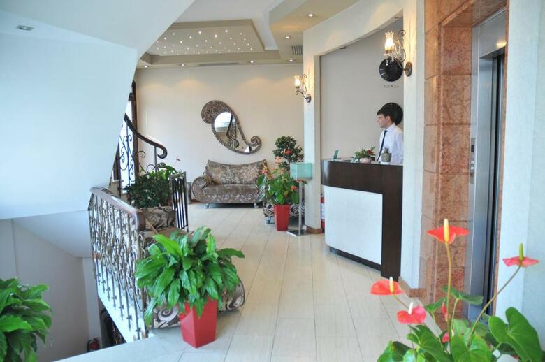 Hotel Monarc