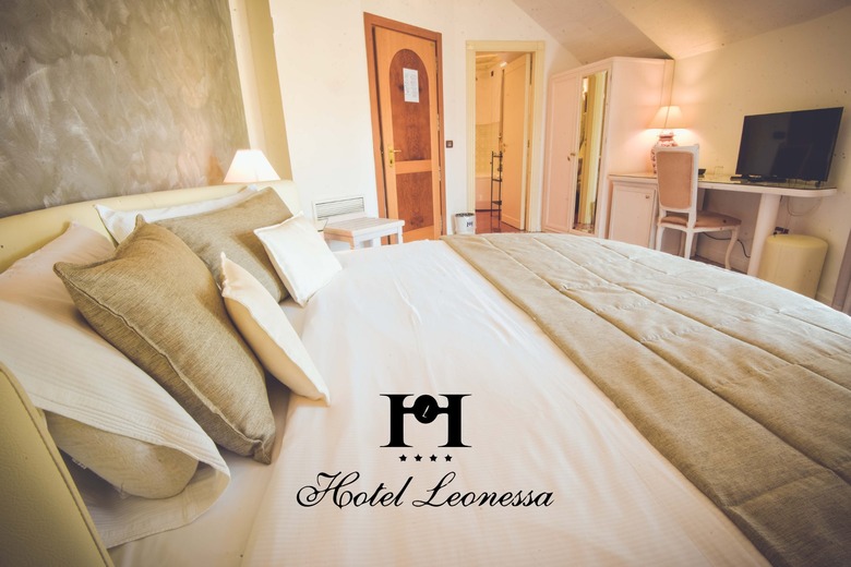 Leonessa Hotel