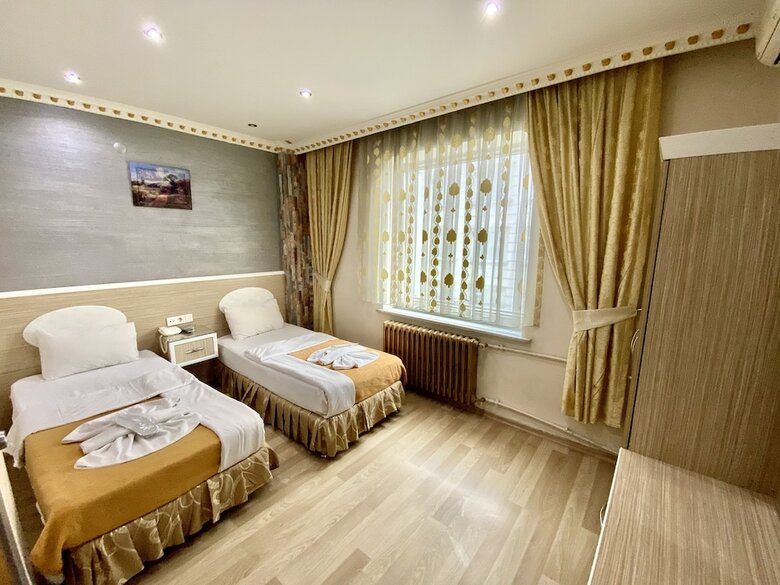 Grand Oral Hotel