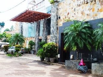 Hotel Cockpit Airport Reach