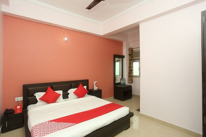 Hotel Oyo 17204 Vrindawan Galaxy