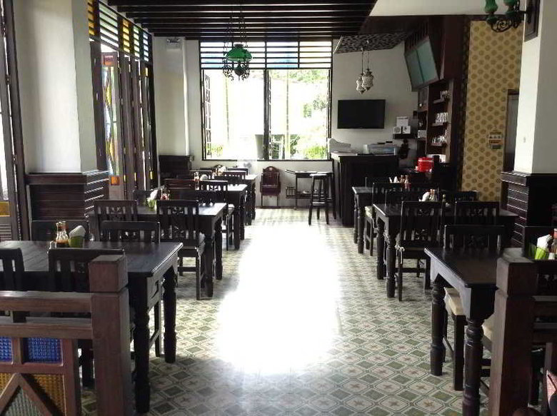 Dee Andaman Hotel Pool Bar