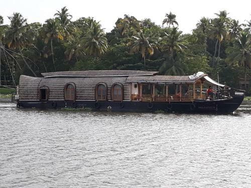 Summer Breeze Houseboats
