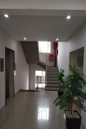 Hotel Oyo 23526 Excalibur Tower