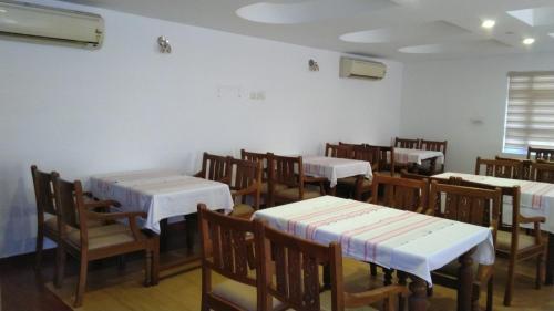 Hotel Meriya Residency