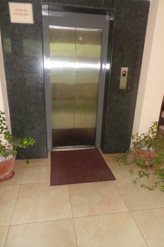 Hotel Meriya Residency