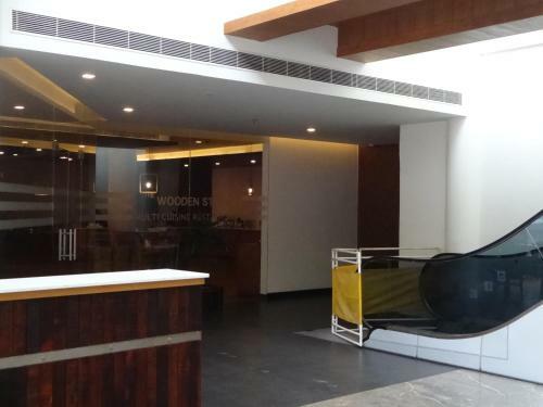 Woodies Bleisure Hotel