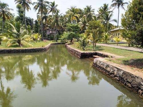 Hotel Heaven On Earth/ Water Front