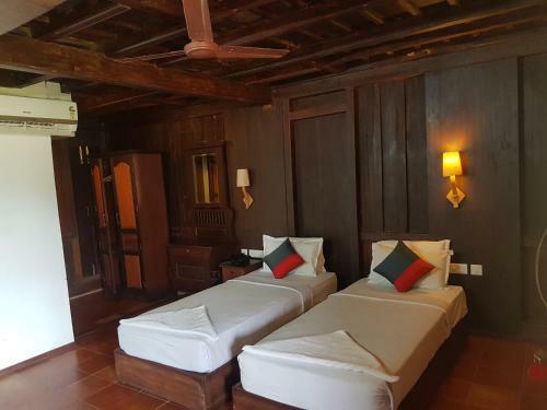 Hotel Kumarakom Heritage