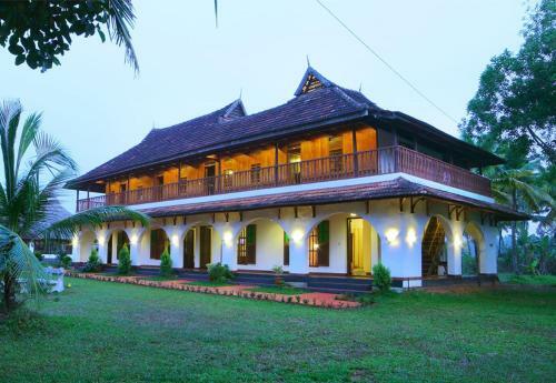 Hotel Kumarakom Heritage