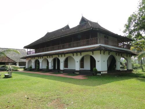 Hotel Kumarakom Heritage