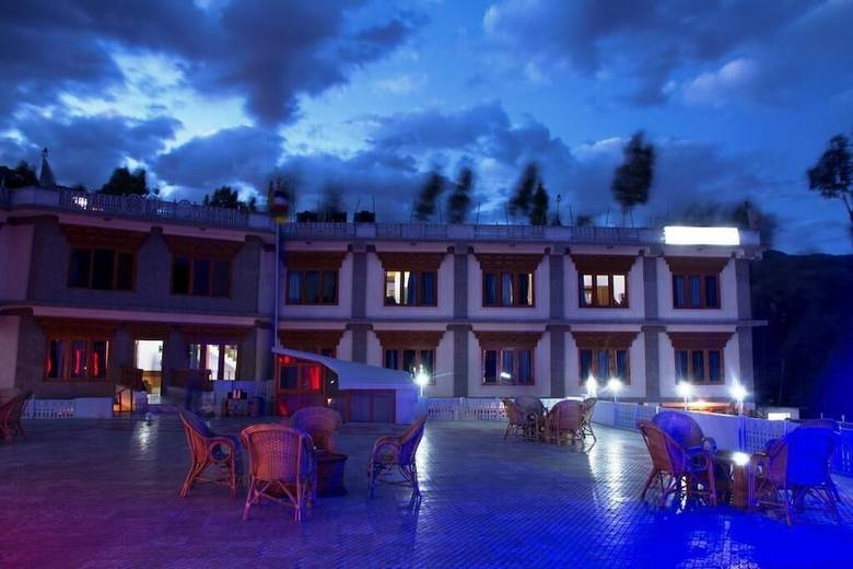 Hotel Cho Palace
