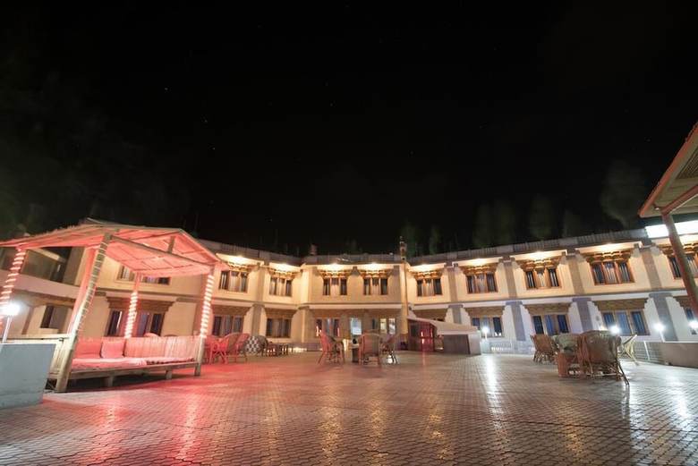 Hotel Cho Palace