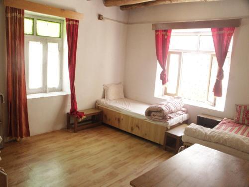 Hostal Tsetan Guest House