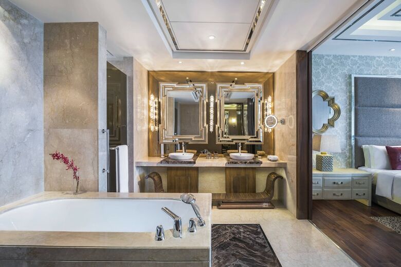 Shangri La Hotel Mumbai
