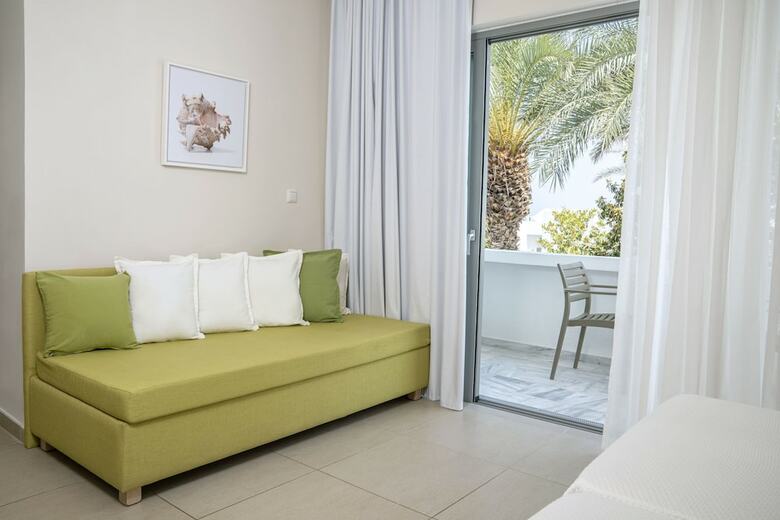 Hotel Maritimo Beach