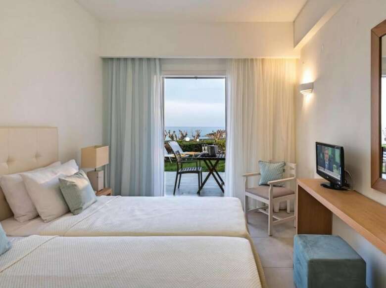 Hotel Maritimo Beach
