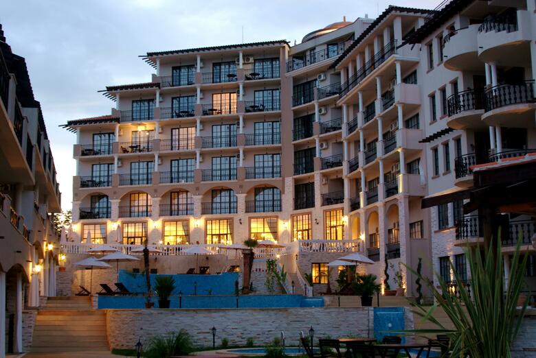 Hotel The Cliff Beach & Spa Resort
