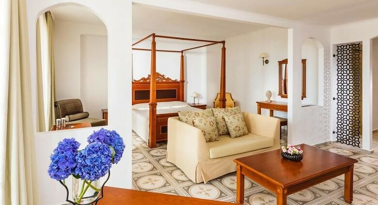 Hotel The Cliff Beach & Spa Resort
