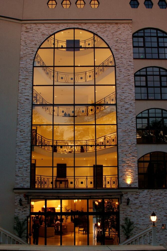 Hotel The Cliff Beach & Spa Resort