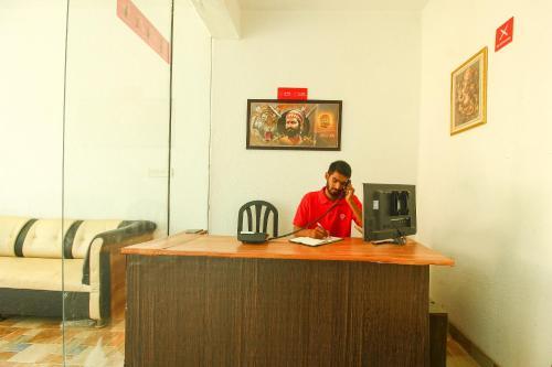 Hotel Oyo 13940 Shivaji Palace