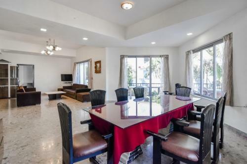 Villa Cliffhanger With Indoor Pool