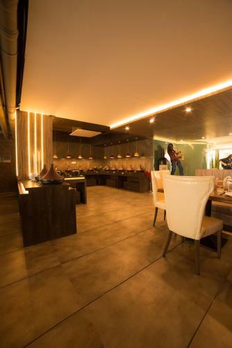 Hotel D'corbiz
