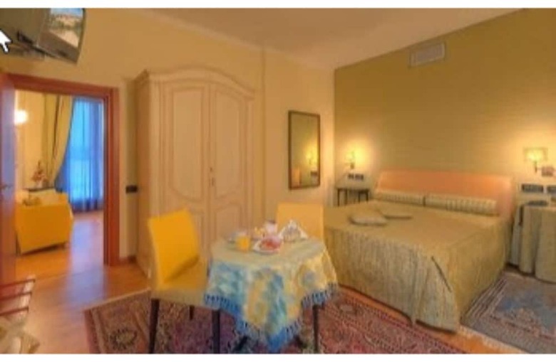 Recina Hotel