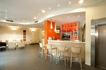Hotel Express By Holiday Inn