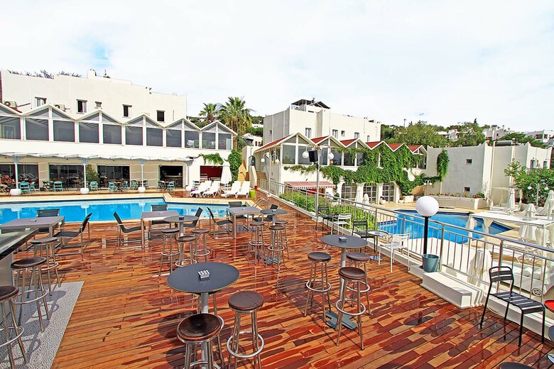 Bantur-naz Hotel