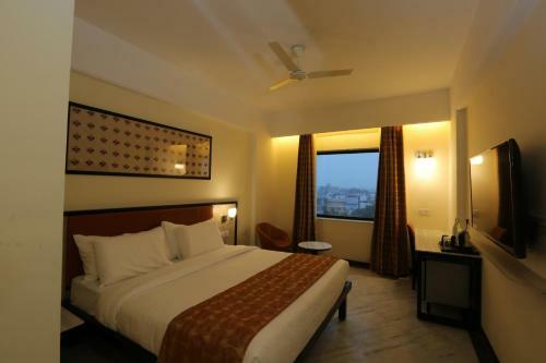 Leo Fort Hotel Ludhiana