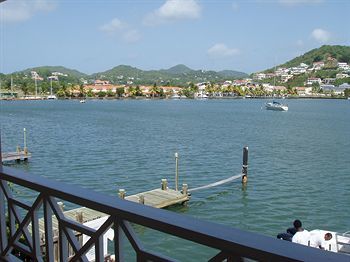Hotel Harmony Suites