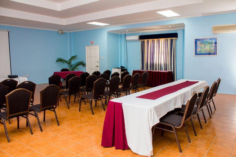 Hotel Bay Gardens Inn