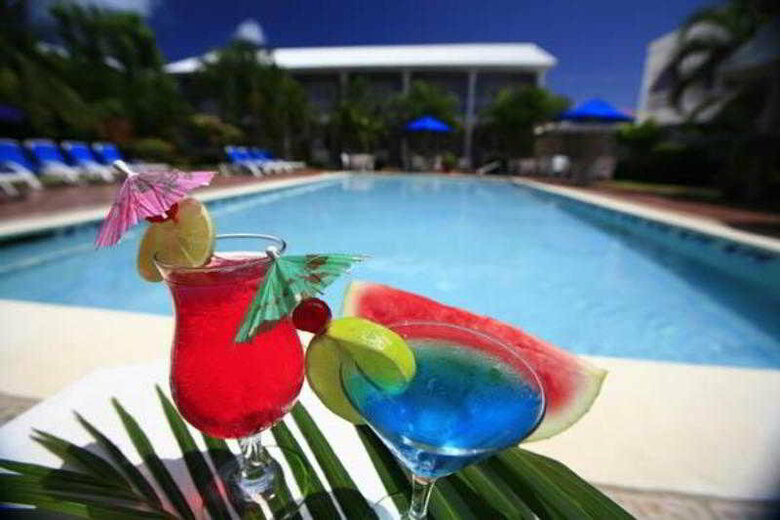 Hotel Bay Gardens Inn