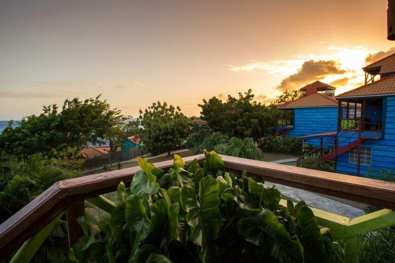 Hotel True Blue Bay Resort