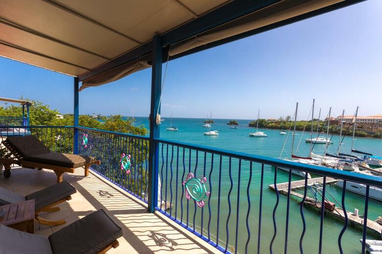Hotel True Blue Bay Resort