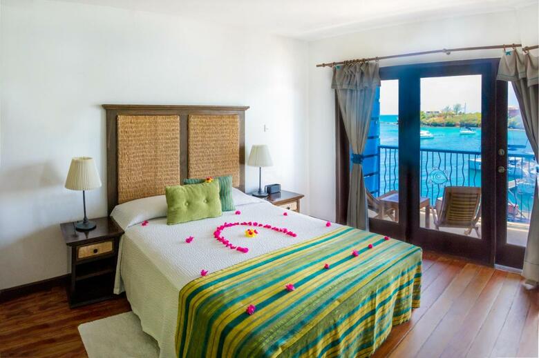 Hotel True Blue Bay Resort