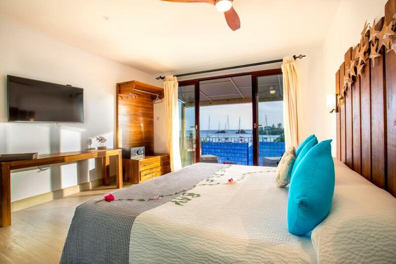 Hotel True Blue Bay Resort