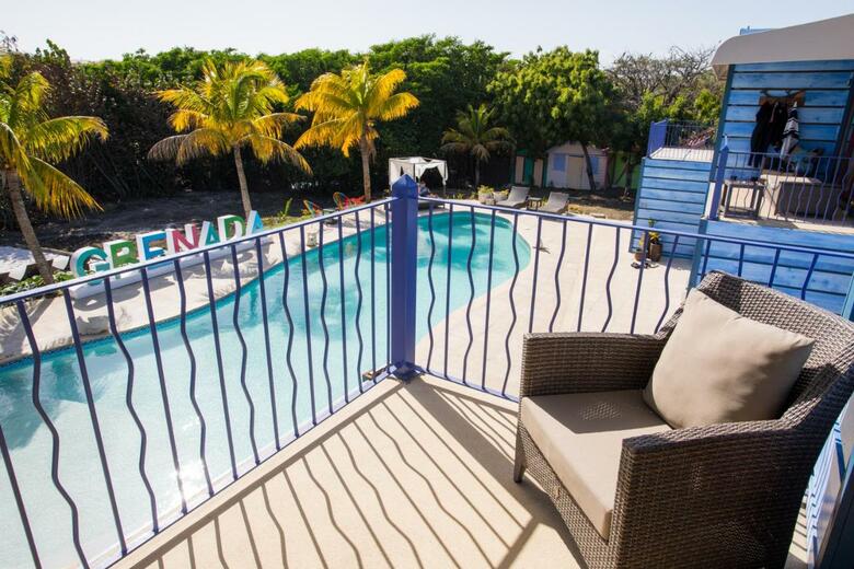 Hotel True Blue Bay Resort