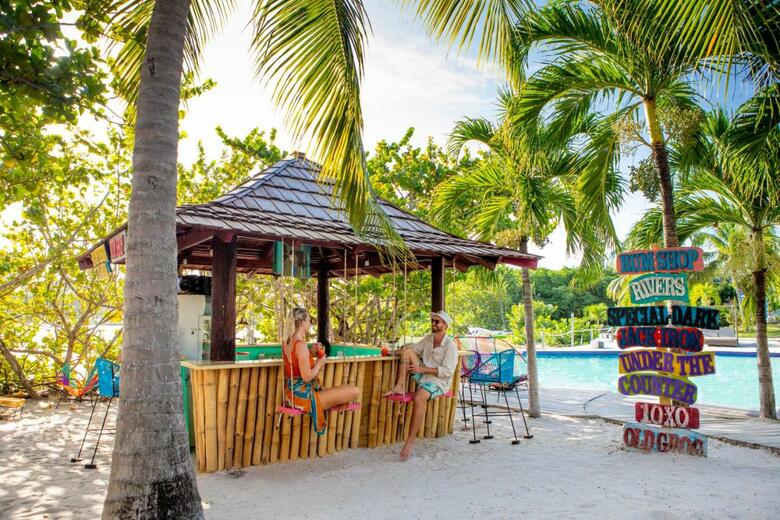 Hotel True Blue Bay Resort