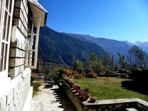 Hotel 4 Bhk Villa With Snow Capped Mountains
