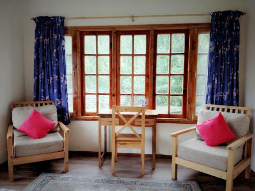 Hotel Front Mountain View Room