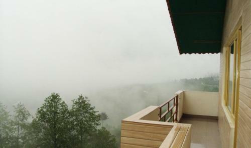 Hotel Lotus Inn River View