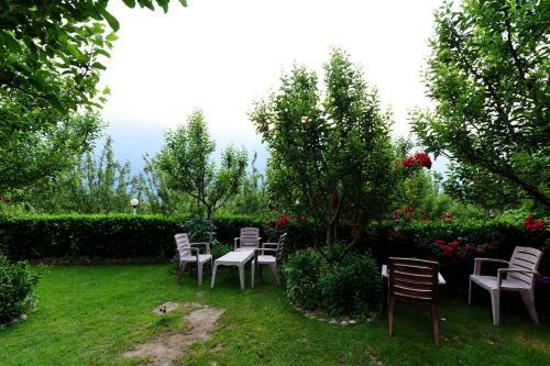 Apartamento Greenery View 1br Cottage Near Naggar Road
