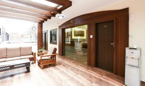 Hotel Treebo Trip Comforts Inn Deralakatte