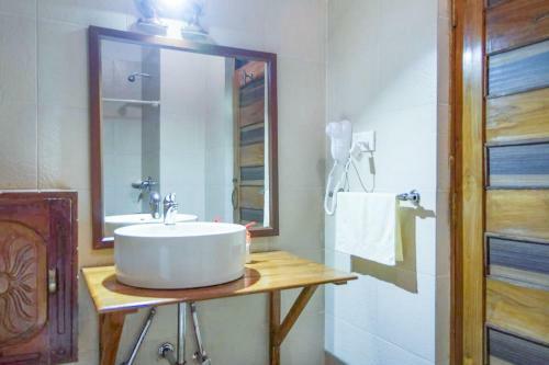 1 Br Villa In Dona Paula (7fd8), By Guesthouser