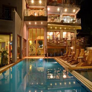 Aria Hotel