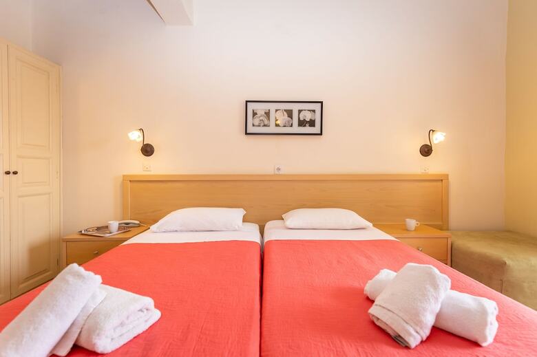 Hotel Omiros